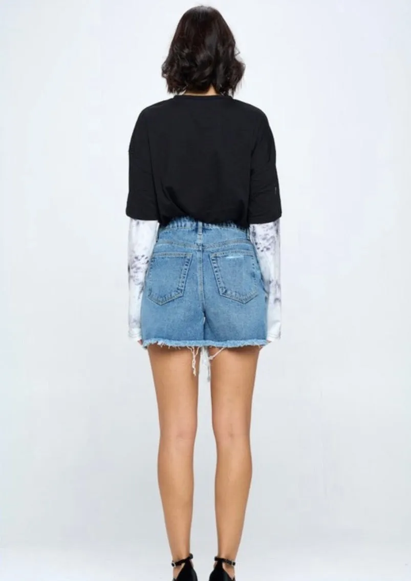 Everly High Rise Denim Shorts in Medium Wash