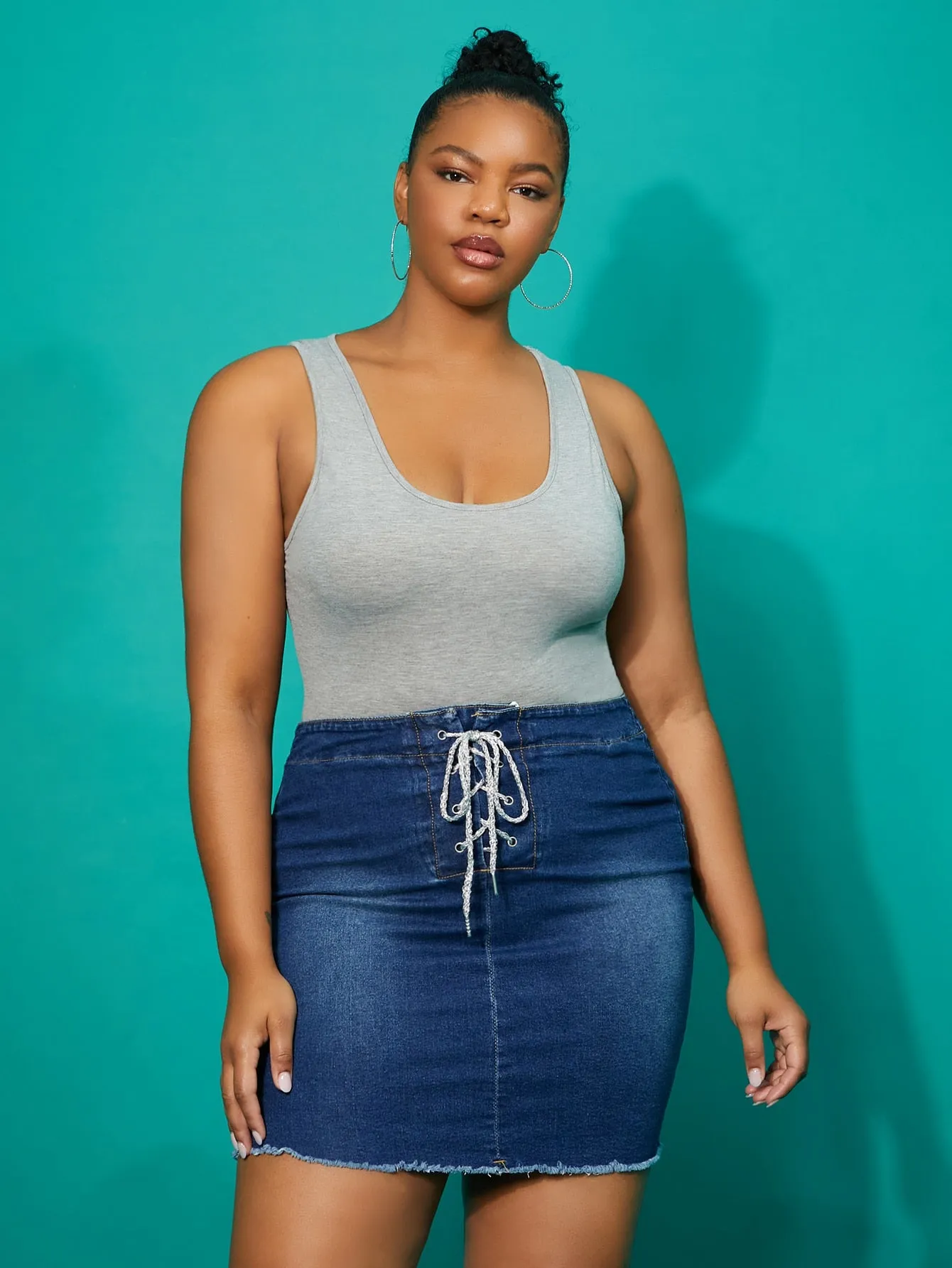 Plain Raw Hem High Waist Mini Plus Size Denim Skirt