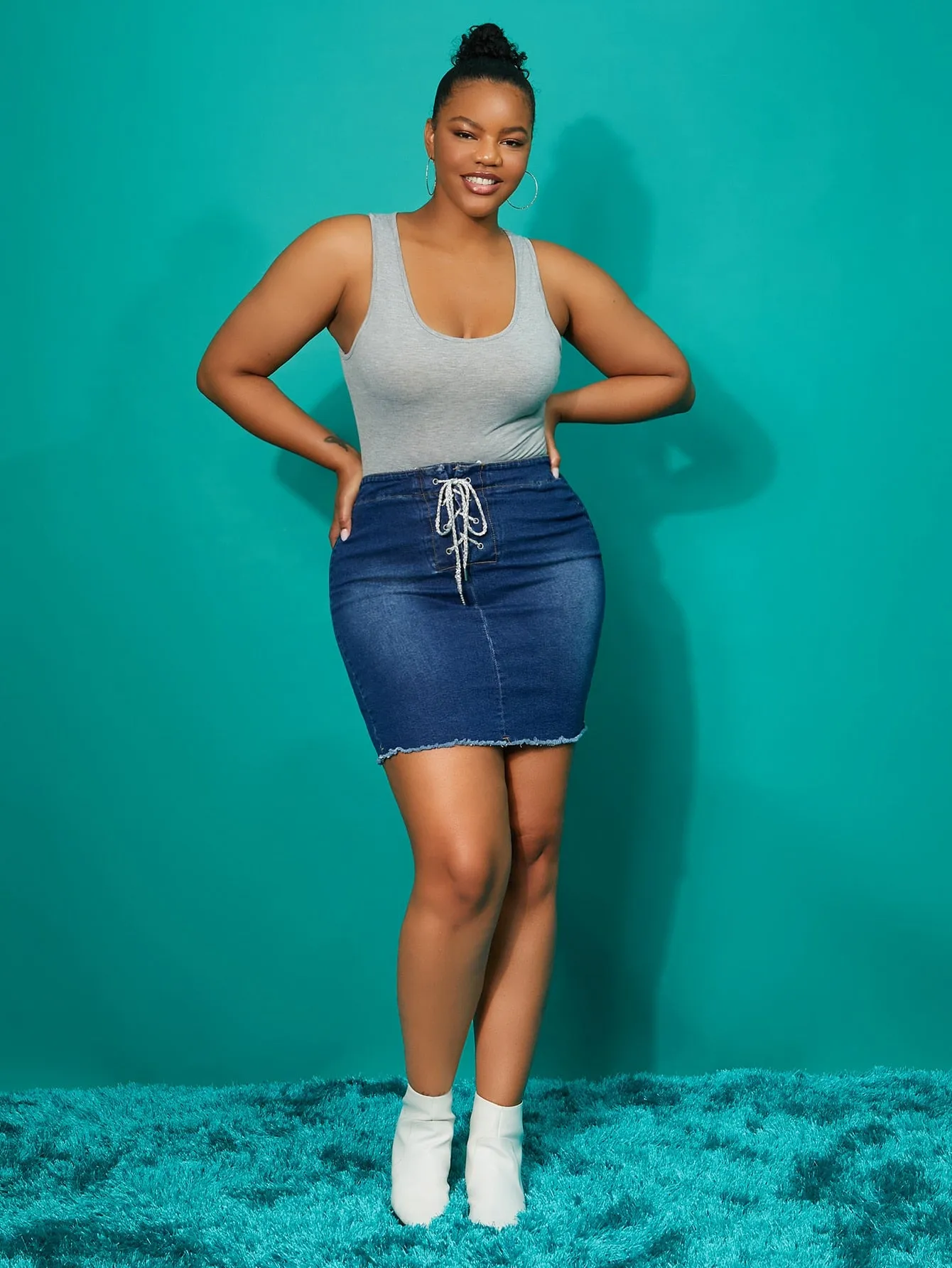 Plain Raw Hem High Waist Mini Plus Size Denim Skirt