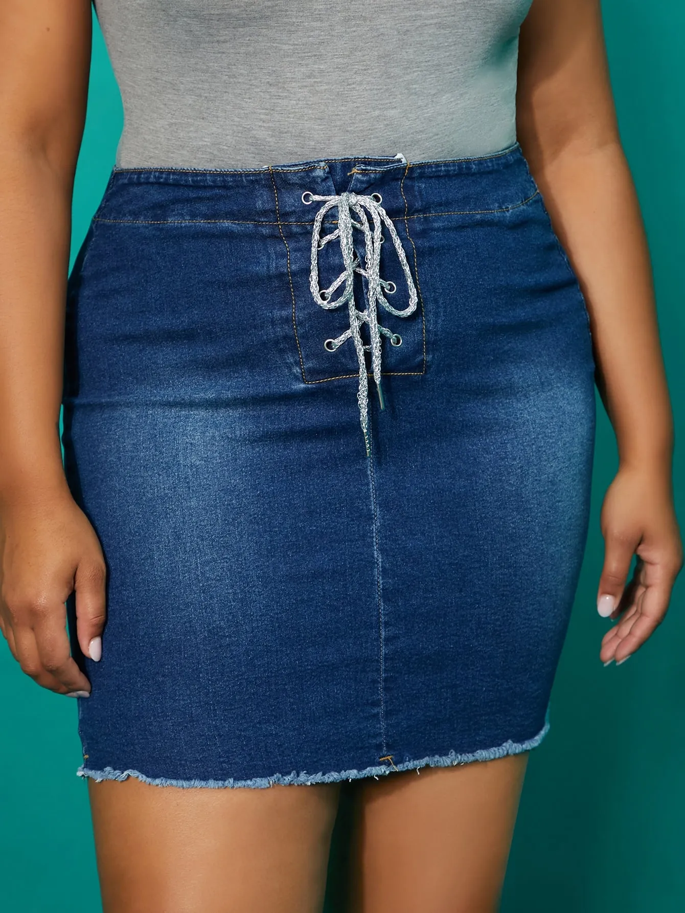 Plain Raw Hem High Waist Mini Plus Size Denim Skirt