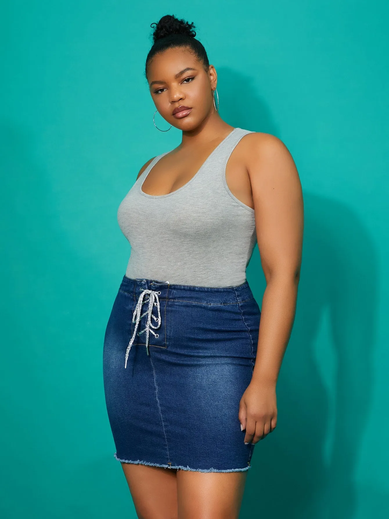 Plain Raw Hem High Waist Mini Plus Size Denim Skirt