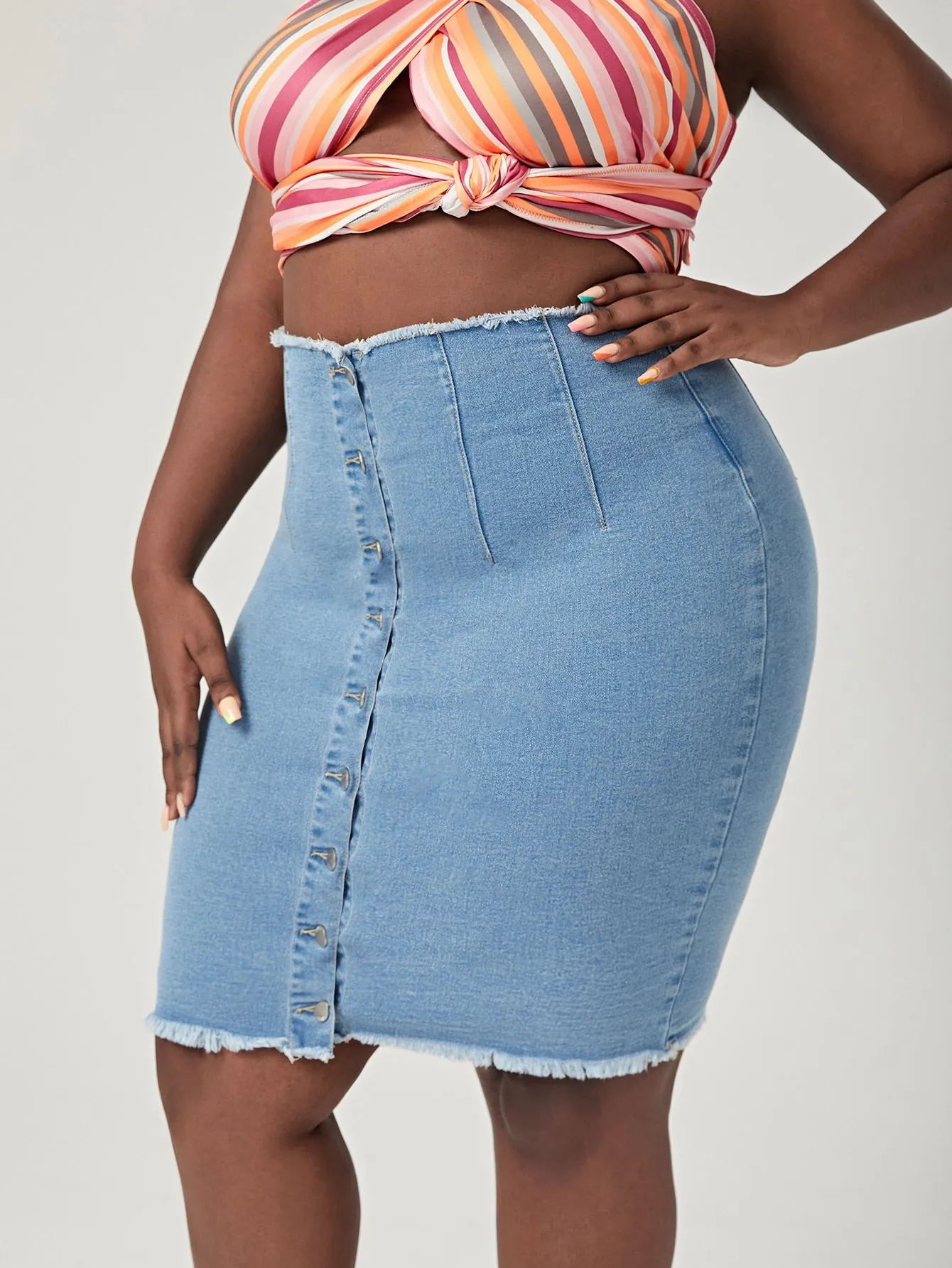 Plain Raw Hem High Waist Short Plus Size Denim Skirt