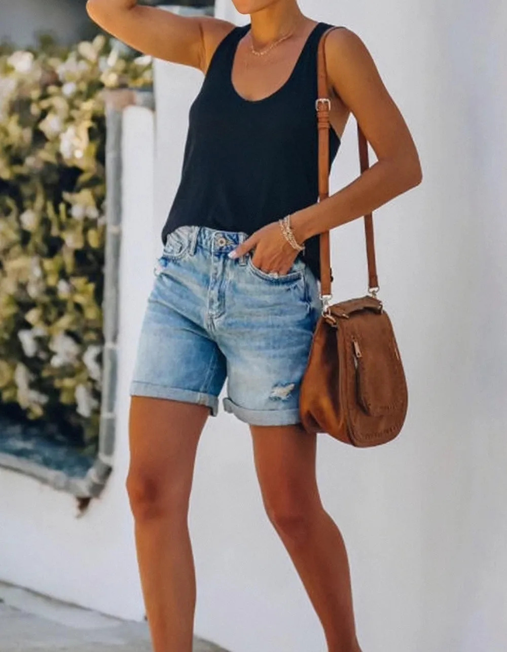 Solid-color Button Pocket Hottie Ripped Denim Shorts