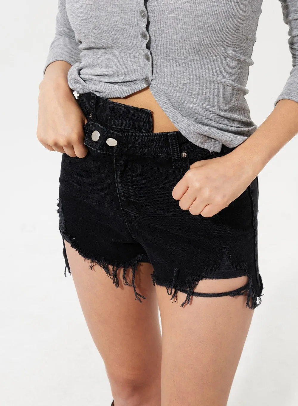 Unbalanced Ripped Shorts IM309